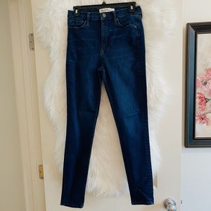 GAP WOMENS SKINNY JEANS